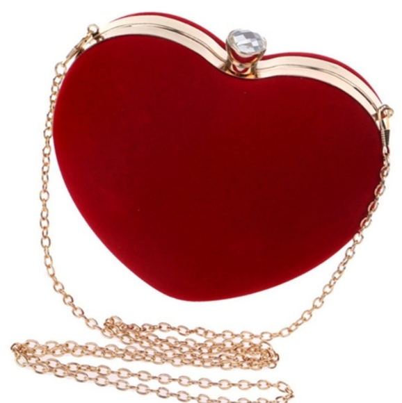 Red ❤ heart-shaped ❤ satin messenger bag. - Picture 5 of 7